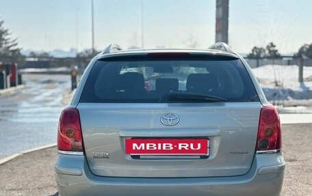 Toyota Avensis III рестайлинг, 2005 год, 700 000 рублей, 4 фотография