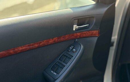 Toyota Avensis III рестайлинг, 2005 год, 700 000 рублей, 9 фотография