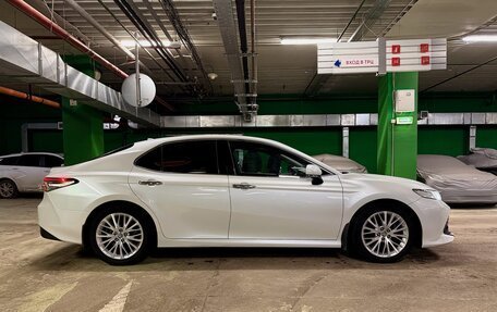 Toyota Camry, 2021 год, 3 650 000 рублей, 4 фотография