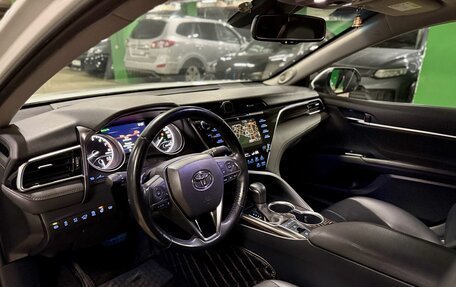 Toyota Camry, 2021 год, 3 650 000 рублей, 12 фотография