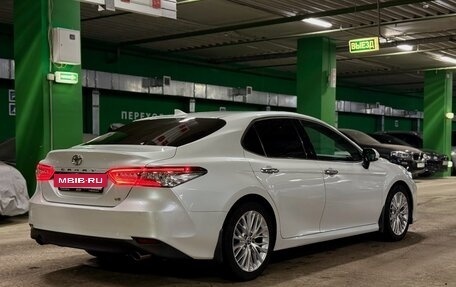 Toyota Camry, 2021 год, 3 650 000 рублей, 5 фотография