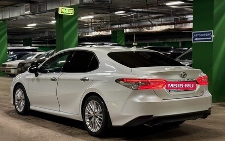 Toyota Camry, 2021 год, 3 650 000 рублей, 7 фотография