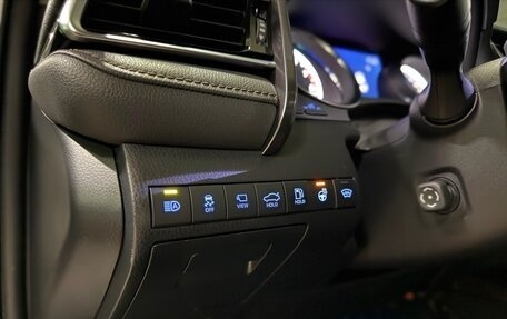 Toyota Camry, 2021 год, 3 650 000 рублей, 15 фотография