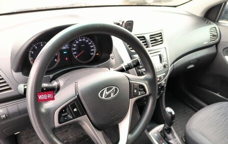 Hyundai Solaris II рестайлинг, 2015 год, 890 000 рублей, 9 фотография