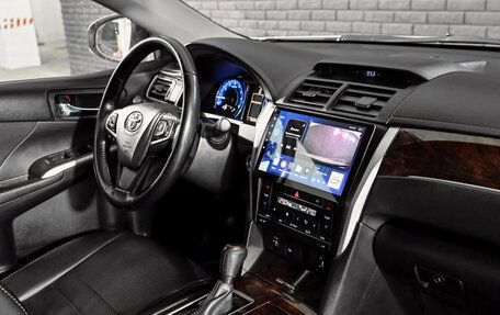 Toyota Camry, 2016 год, 2 300 000 рублей, 18 фотография