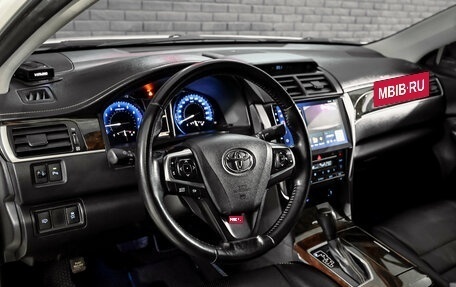 Toyota Camry, 2016 год, 2 300 000 рублей, 11 фотография