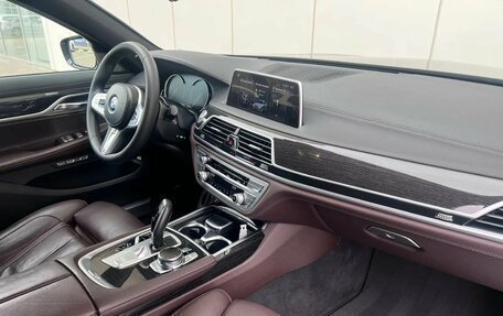 BMW 7 серия, 2017 год, 3 490 000 рублей, 10 фотография