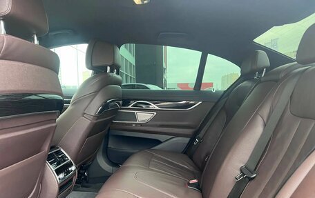 BMW 7 серия, 2017 год, 3 490 000 рублей, 12 фотография