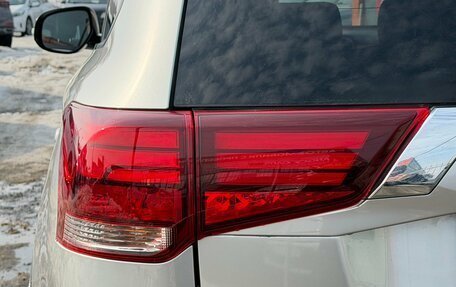 Mitsubishi Outlander III рестайлинг 3, 2016 год, 1 550 000 рублей, 10 фотография