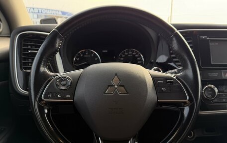 Mitsubishi Outlander III рестайлинг 3, 2016 год, 1 550 000 рублей, 15 фотография