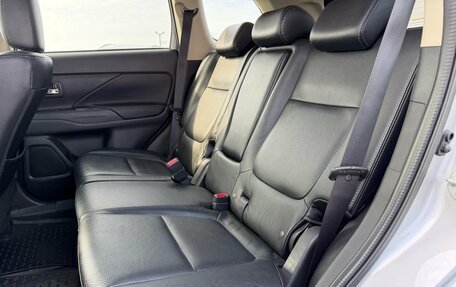 Mitsubishi Outlander III рестайлинг 3, 2016 год, 1 550 000 рублей, 18 фотография