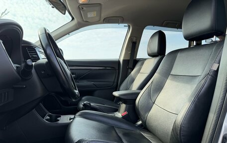 Mitsubishi Outlander III рестайлинг 3, 2016 год, 1 550 000 рублей, 17 фотография