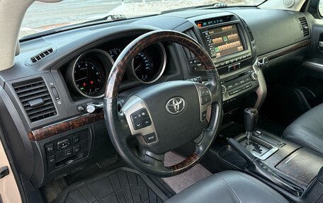 Toyota Land Cruiser 200, 2011 год, 3 990 000 рублей, 18 фотография