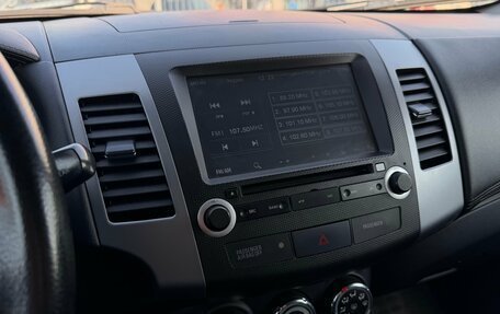 Mitsubishi Outlander III рестайлинг 3, 2010 год, 1 100 000 рублей, 14 фотография