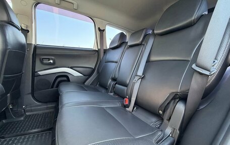 Mitsubishi Outlander III рестайлинг 3, 2010 год, 1 100 000 рублей, 16 фотография