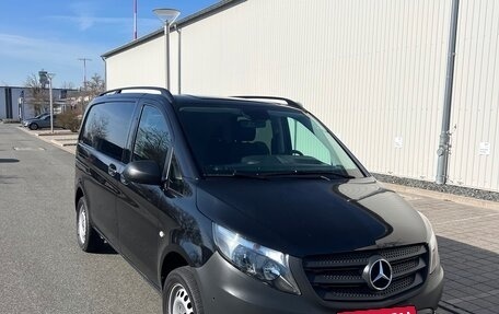Mercedes-Benz Vito, 2022 год, 3 500 000 рублей, 2 фотография