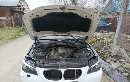 BMW 5 серия, 2005 год, 849 999 рублей, 16 фотография