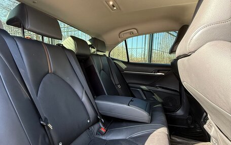 Toyota Camry, 2018 год, 1 911 000 рублей, 6 фотография