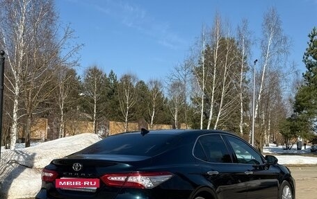 Toyota Camry, 2018 год, 1 911 000 рублей, 4 фотография