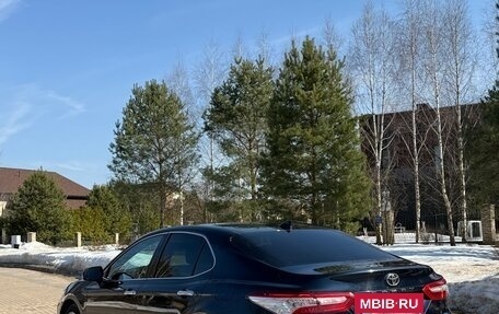 Toyota Camry, 2018 год, 1 911 000 рублей, 3 фотография