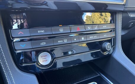 Jaguar F-Pace, 2020 год, 2 980 000 рублей, 24 фотография