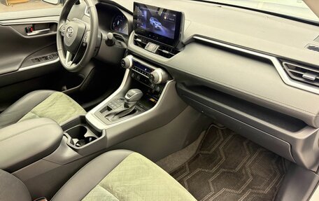 Toyota RAV4, 2023 год, 4 469 000 рублей, 20 фотография