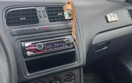 Volkswagen Polo VI (EU Market), 2012 год, 900 000 рублей, 4 фотография