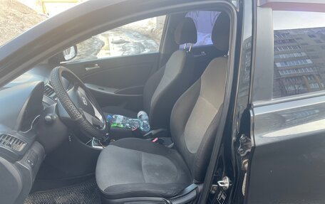 Hyundai Solaris II рестайлинг, 2011 год, 700 000 рублей, 8 фотография