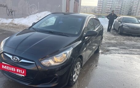 Hyundai Solaris II рестайлинг, 2011 год, 700 000 рублей, 6 фотография
