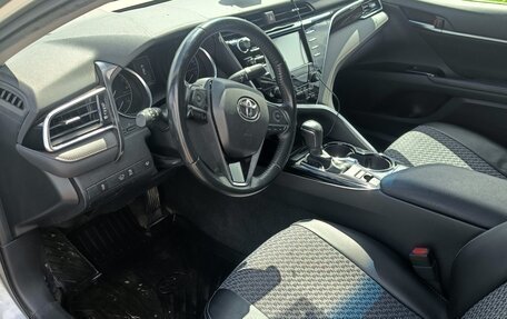 Toyota Camry, 2019 год, 3 200 000 рублей, 8 фотография