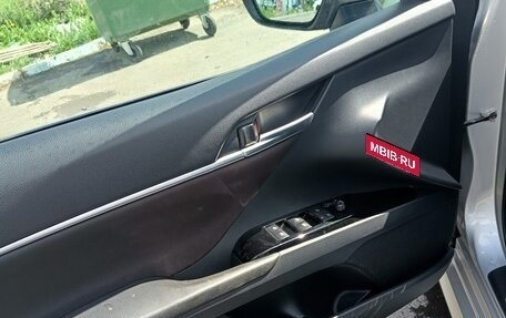 Toyota Camry, 2019 год, 3 200 000 рублей, 7 фотография