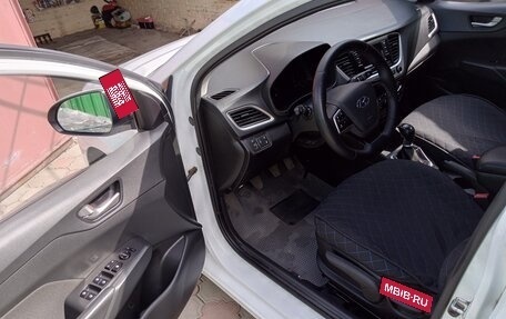 Hyundai Solaris II рестайлинг, 2018 год, 800 000 рублей, 12 фотография