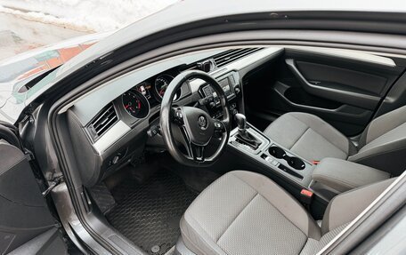 Volkswagen Passat B8 рестайлинг, 2017 год, 1 490 000 рублей, 8 фотография