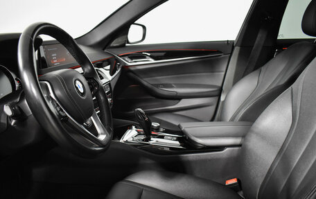 BMW 5 серия, 2018 год, 3 050 000 рублей, 10 фотография