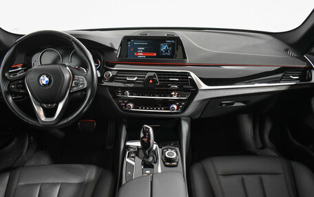 BMW 5 серия, 2018 год, 3 050 000 рублей, 13 фотография