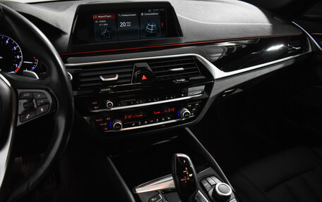 BMW 5 серия, 2018 год, 3 050 000 рублей, 17 фотография