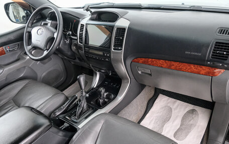 Toyota Land Cruiser Prado 120 рестайлинг, 2003 год, 1 349 000 рублей, 11 фотография