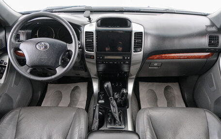 Toyota Land Cruiser Prado 120 рестайлинг, 2003 год, 1 349 000 рублей, 9 фотография