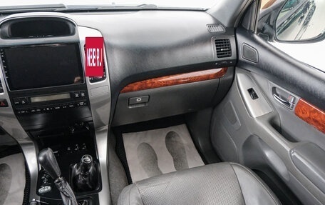 Toyota Land Cruiser Prado 120 рестайлинг, 2003 год, 1 349 000 рублей, 10 фотография