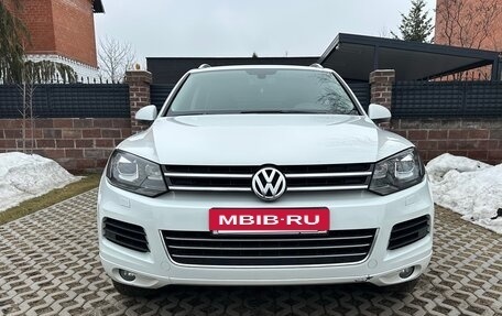 Volkswagen Touareg III, 2014 год, 3 050 000 рублей, 2 фотография
