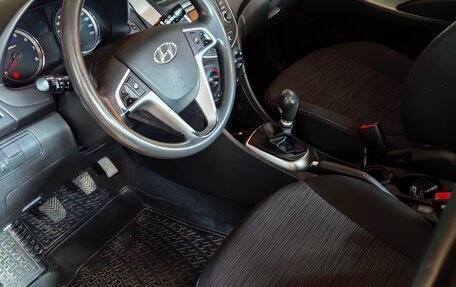 Hyundai Solaris II рестайлинг, 2014 год, 690 000 рублей, 3 фотография