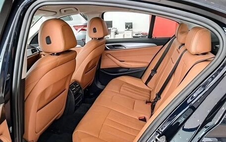 BMW 5 серия, 2018 год, 2 900 000 рублей, 10 фотография