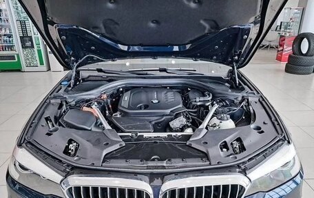 BMW 5 серия, 2018 год, 2 900 000 рублей, 13 фотография