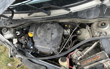 Renault Logan I, 2011 год, 120 000 рублей, 5 фотография