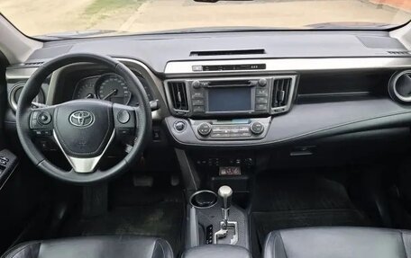 Toyota RAV4, 2015 год, 1 800 000 рублей, 5 фотография