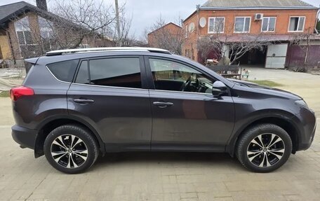 Toyota RAV4, 2015 год, 1 800 000 рублей, 4 фотография