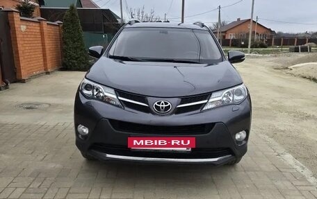 Toyota RAV4, 2015 год, 1 800 000 рублей, 2 фотография
