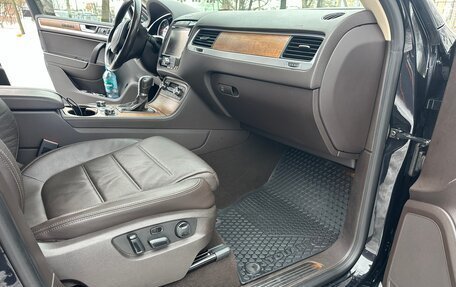 Volkswagen Touareg III, 2013 год, 2 650 000 рублей, 19 фотография