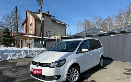 Volkswagen Touran III, 2012 год, 1 280 000 рублей, 1 фотография