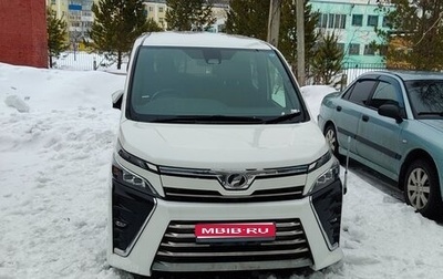 Toyota Voxy III, 2018 год, 2 999 000 рублей, 1 фотография
